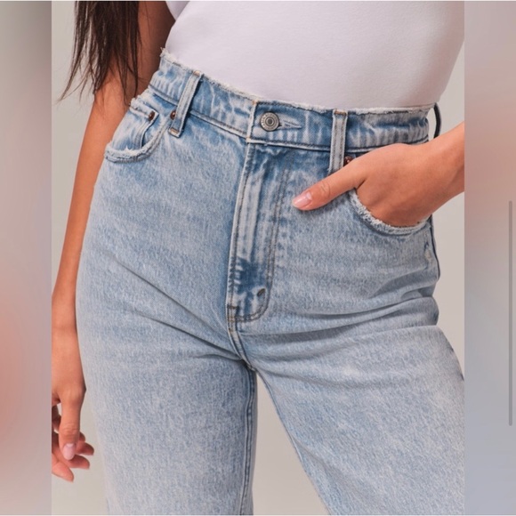 Abercrombie Fitch Curve Love High Rise Dad Jeans Size 24  00 S Medium Light Wash - Picture 2 of 16